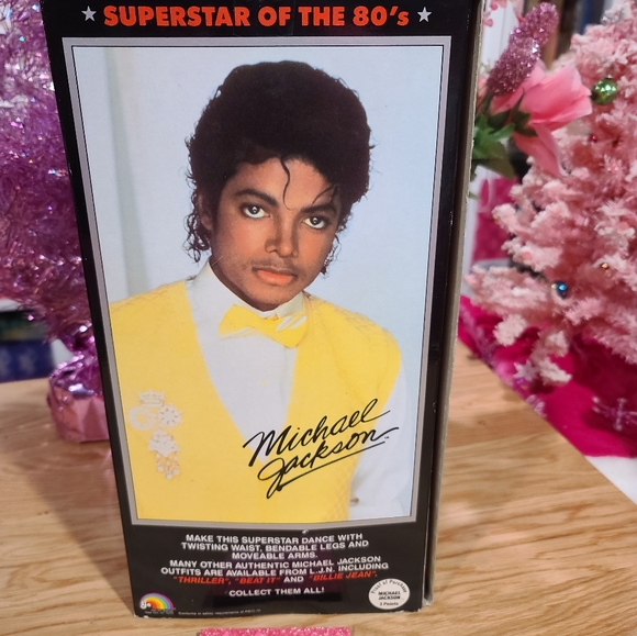 NEW! 1984 MICHAEL JACKSON AMERICAN MUSIC AWARDS DOLL! - Picture 8 of 10